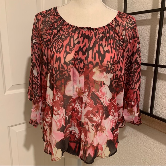 Jennifer Lopez Tops - Jennifer Lopez lightweight floral blouse size xs